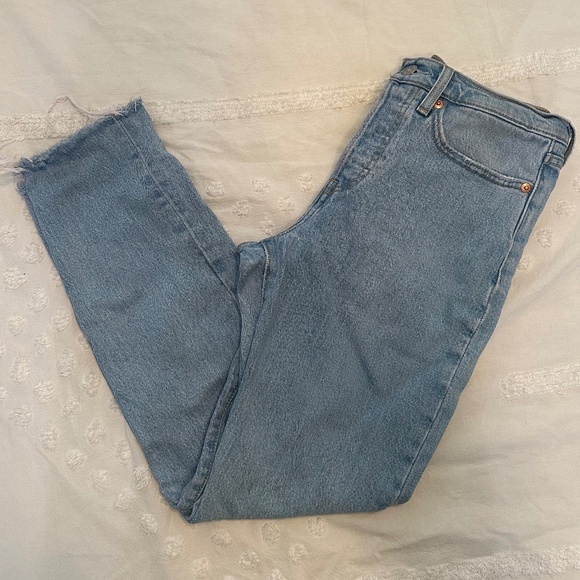 Levi’s Wedgie Jean 👖💫 - Picture 6 of 9